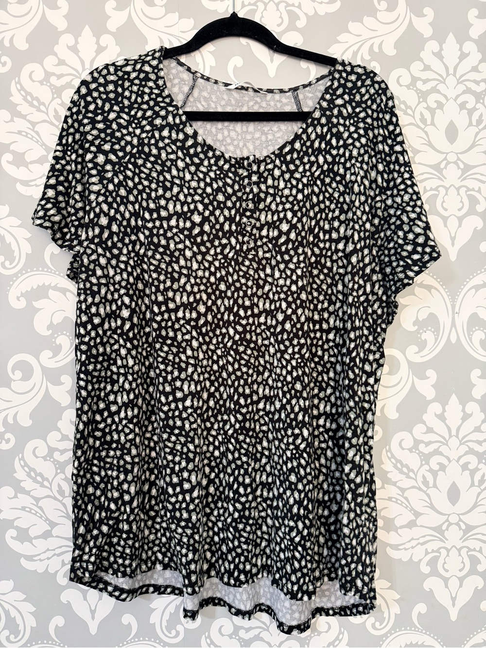 💫4/$25 • Penningtons Black & White Printed Short Sleeve Women's Top